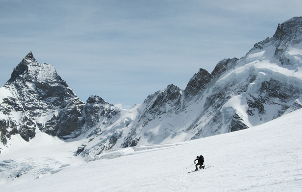 Skiing below the Matterhorn